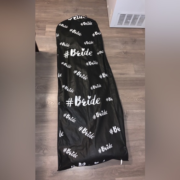 White Wedding Dress Size 6 - Picture 16 of 16